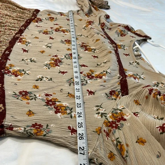 Maurices Top, Keyhole Back, Ruffle Hem, Beige with Multicolor Floral, 3X - Picture 8 of 12